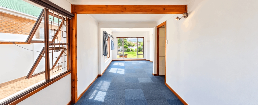 7 Bedroom Property for Sale in Kleinbaai Western Cape